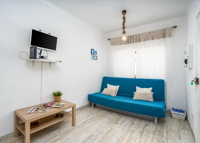 Seaside Charm Flat W/ Balcony By Hostwise Appartement *