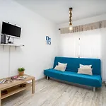 Seaside Charm Flat W/ Balcony By Hostwise Lejlighed *