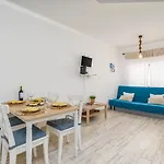 Lejlighed Seaside Charm Flat W/ Balcony By Hostwise
