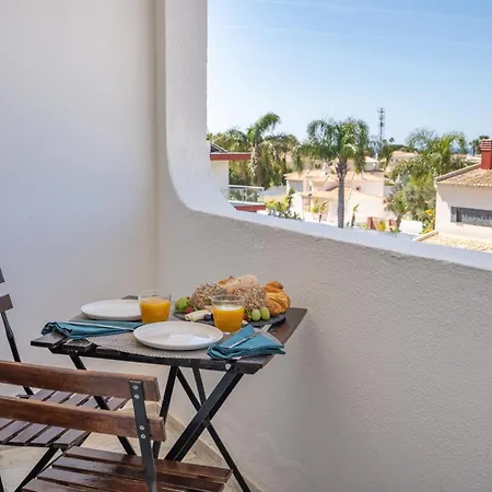 Seaside Charm Flat W/ Balcony By Hostwise * אלבופיירה