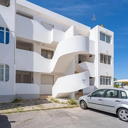 Seaside Charm Flat W/ Balcony By Hostwise