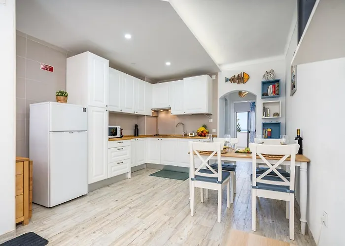 Seaside Charm Flat W/ Balcony By Hostwise Apartman