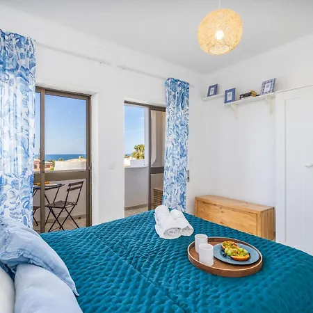 Seaside Charm Flat W/ Balcony By Hostwise *